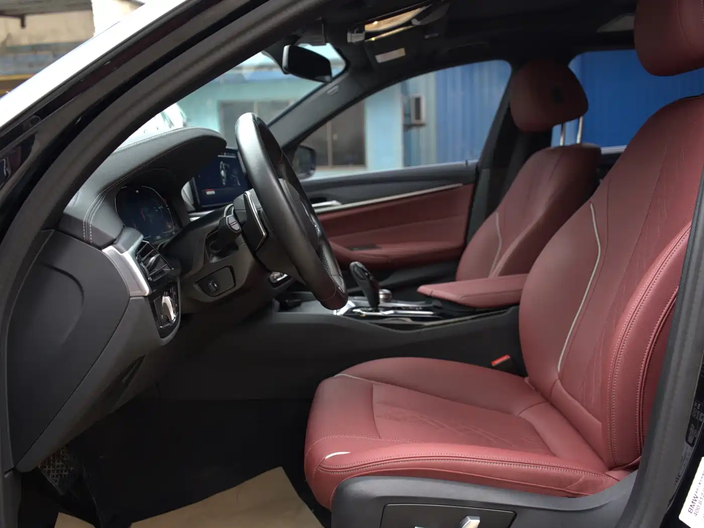 BMW 5 Series 2023 530Li Leading M Sport Package фото 4
