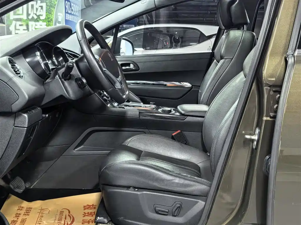 Peugeot 3008 2013 1.6THP Automatic Prestige Edition фото 4