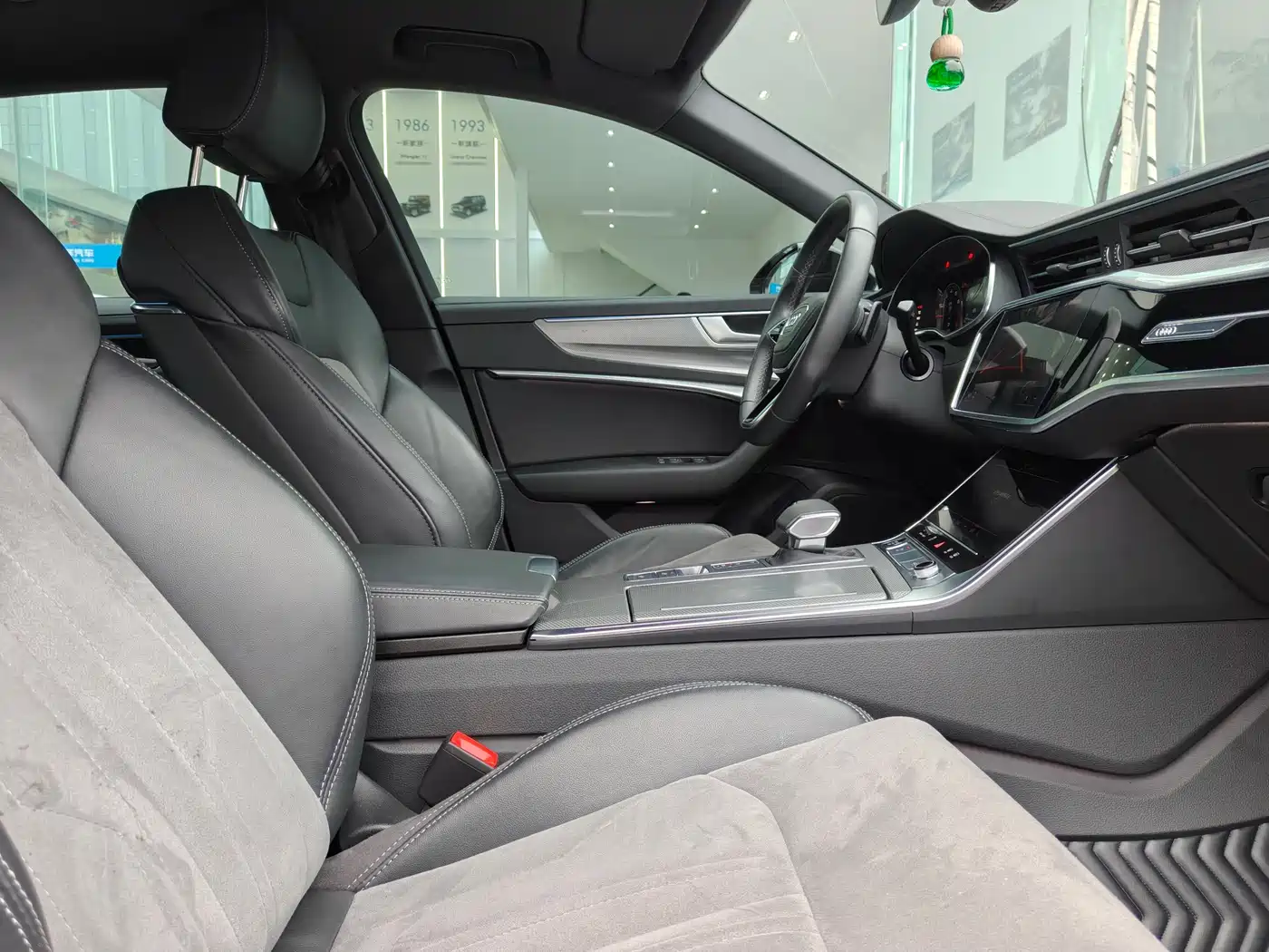 Audi A6L 2024 45 TFSI Premium Dynamic фото 18