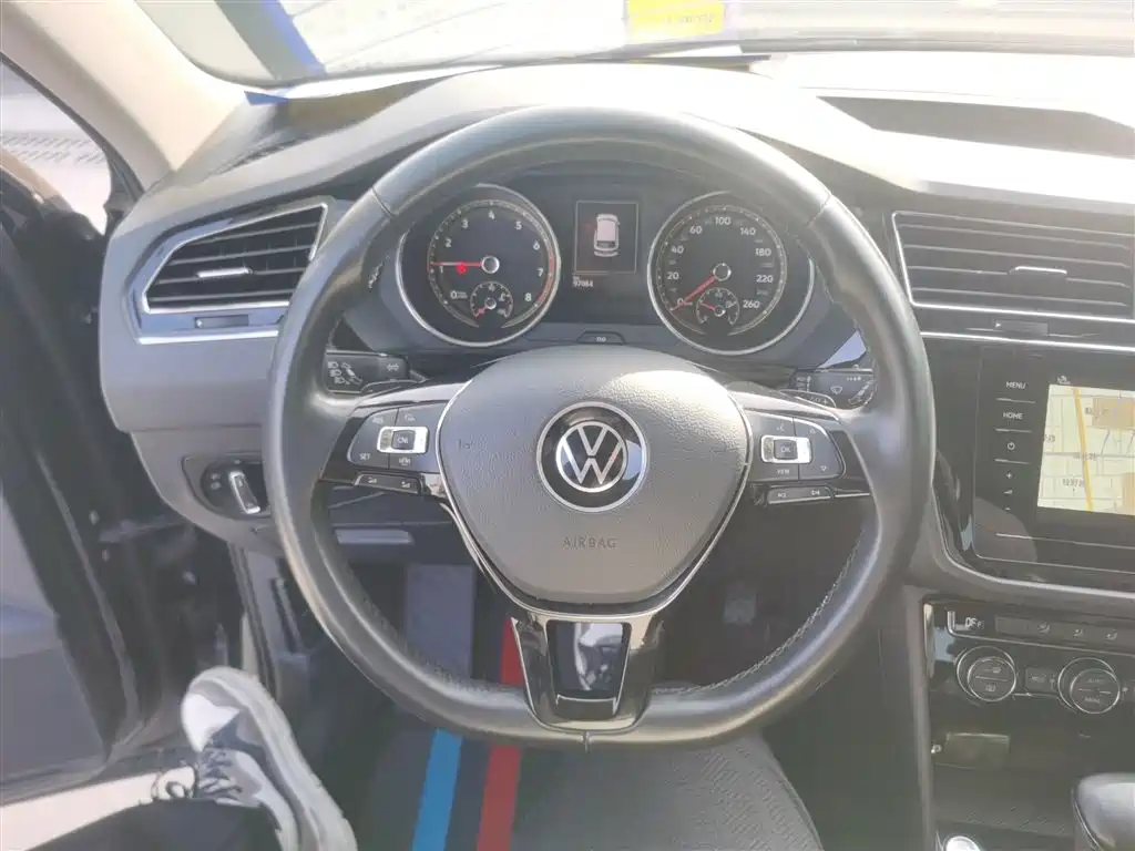 Volkswagen Tiguan L 2021 330TSI Automatic 2WD Smart фото 3