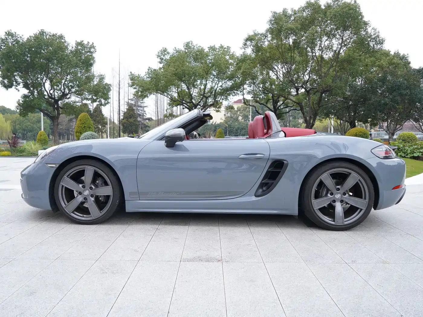 Porsche 718 2022 Boxster T 2.0T фото 3