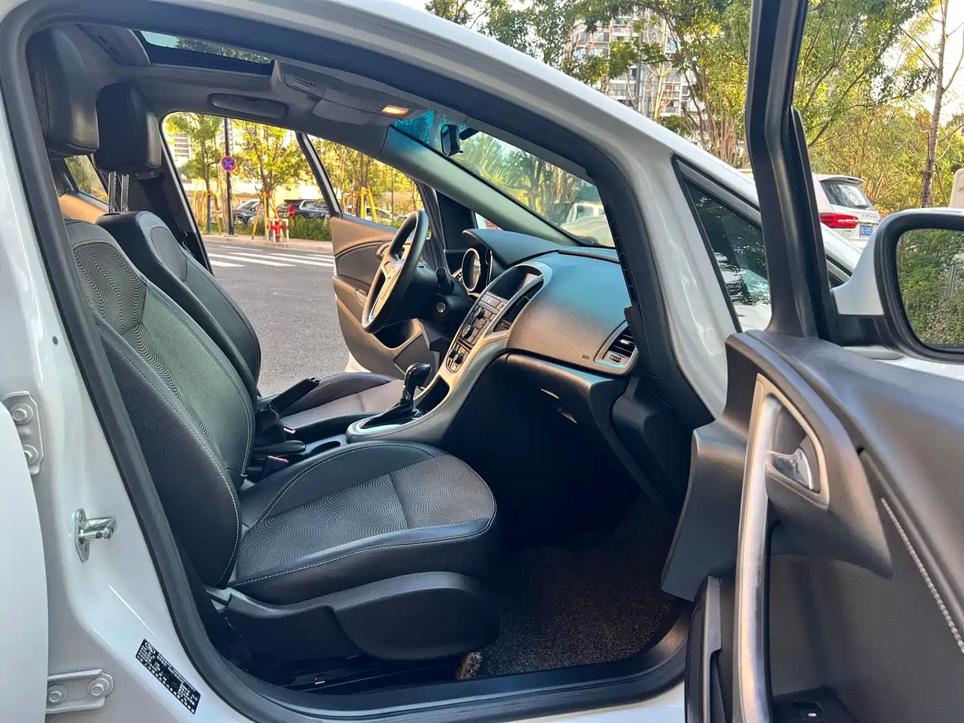 Buick Excelle 2014 XT 1.6L Automatic Fashion фото 13