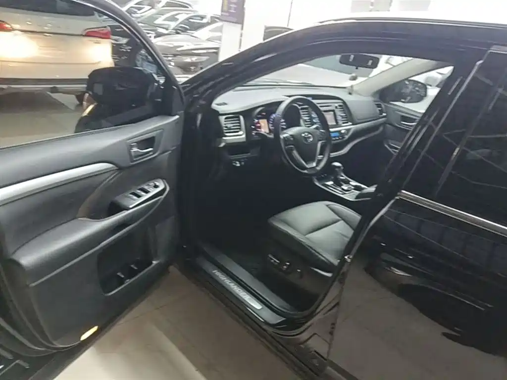 Toyota Highlander 2015 2.0T AWD Luxury Edition 7-seater фото 16