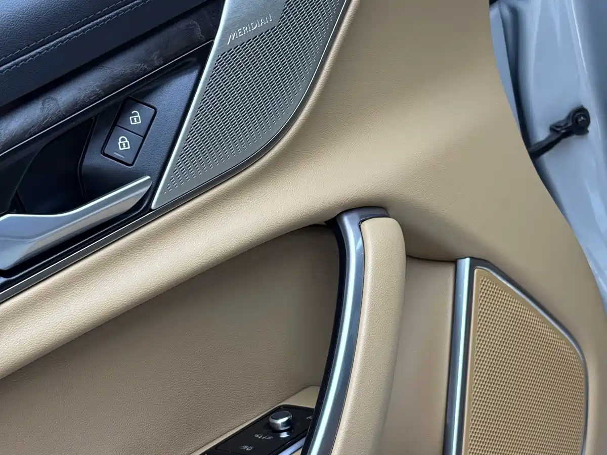 Jaguar XFL 2025 2024 2.0T P250 2WD Premium Luxury