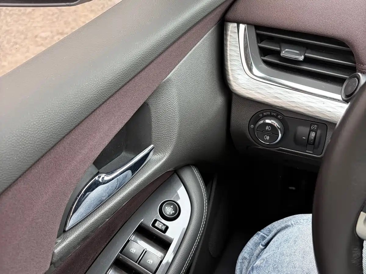 Chevrolet Malibu 2017 1.5T Automatic Luxury Edition фото 20