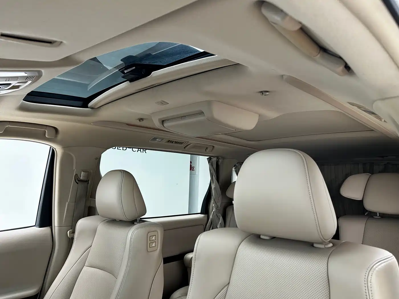 Toyota Alphard фото 9