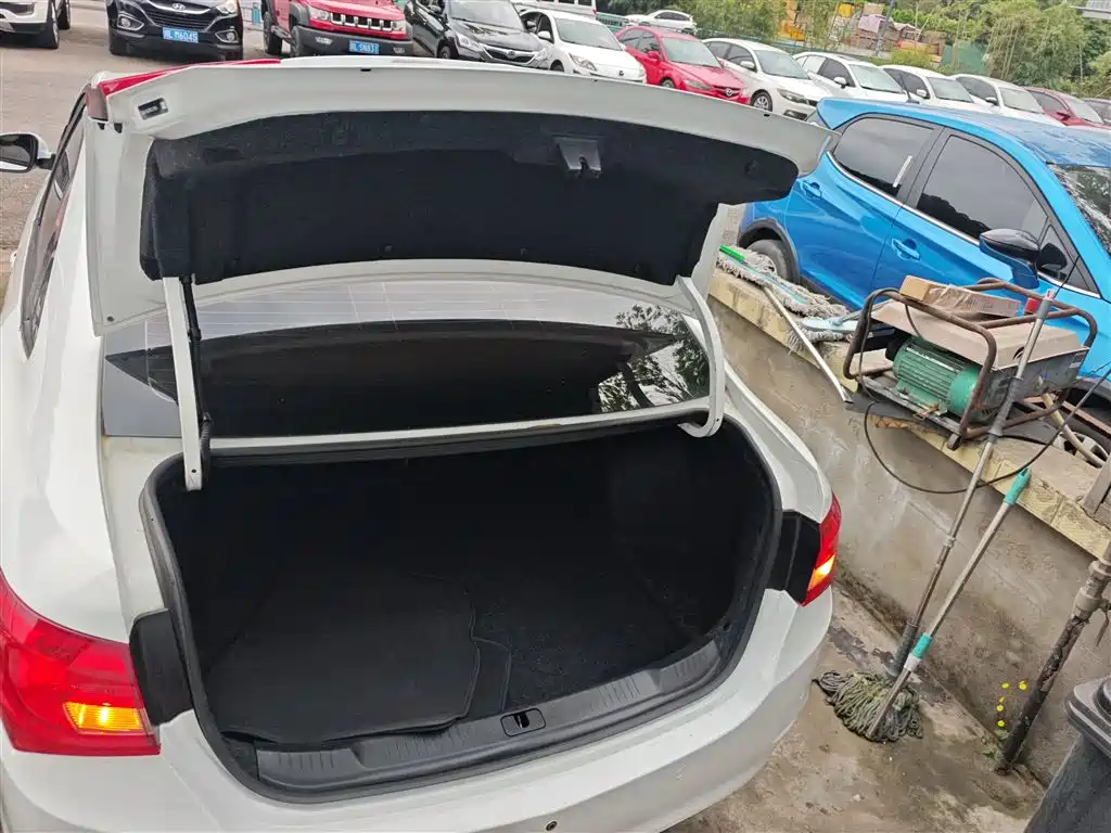 Buick Excelle 2016 15N Automatic Elite фото 19