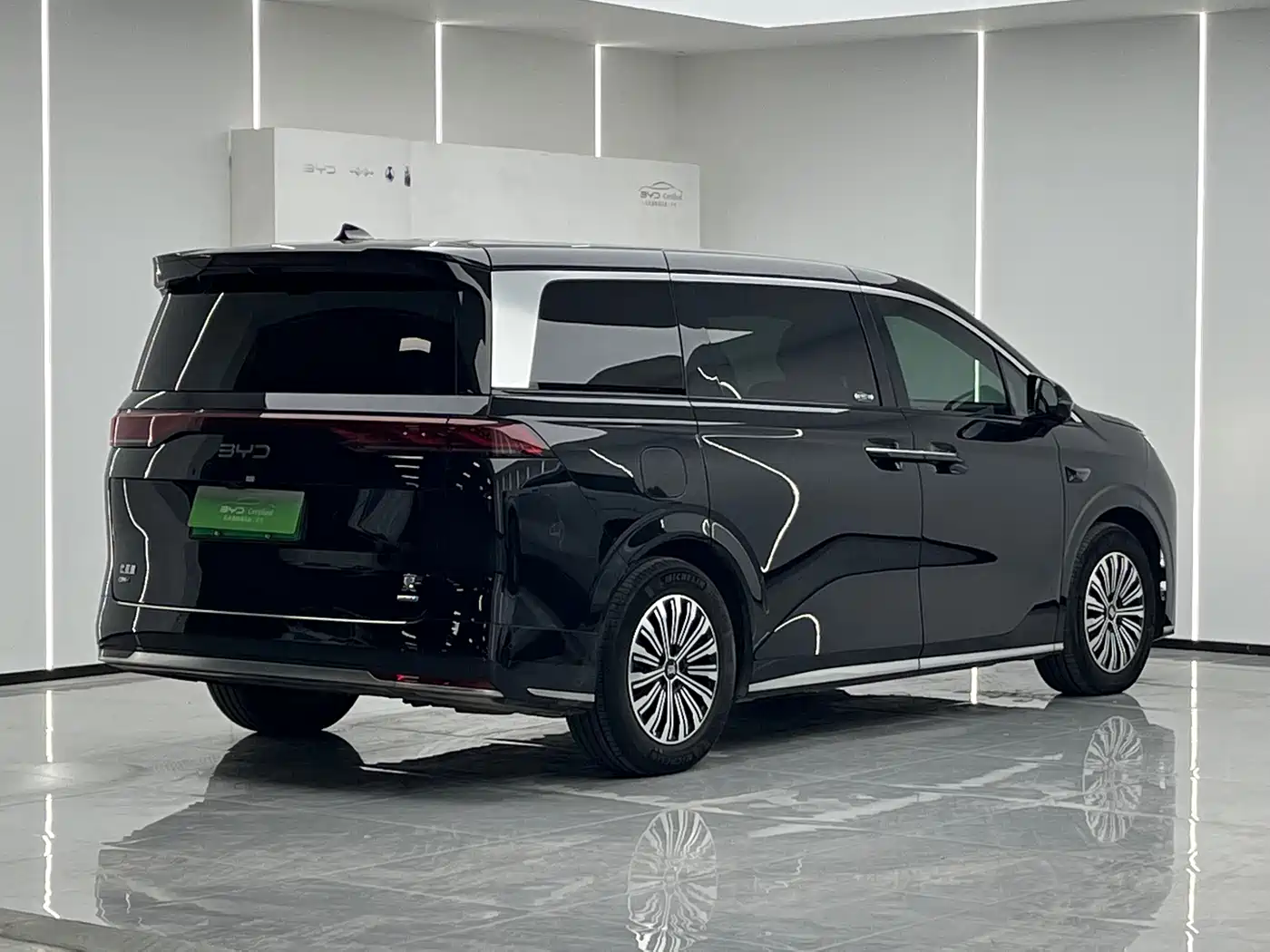 BYD Xia 2025 2025 DM-i 1.5T 180km Excellence