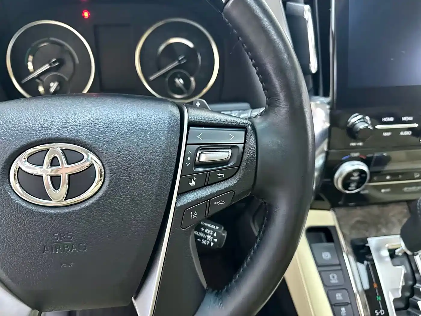 Toyota Vellfire 2021 Crown Hybrid 2.5L HV Premium Edition фото 16