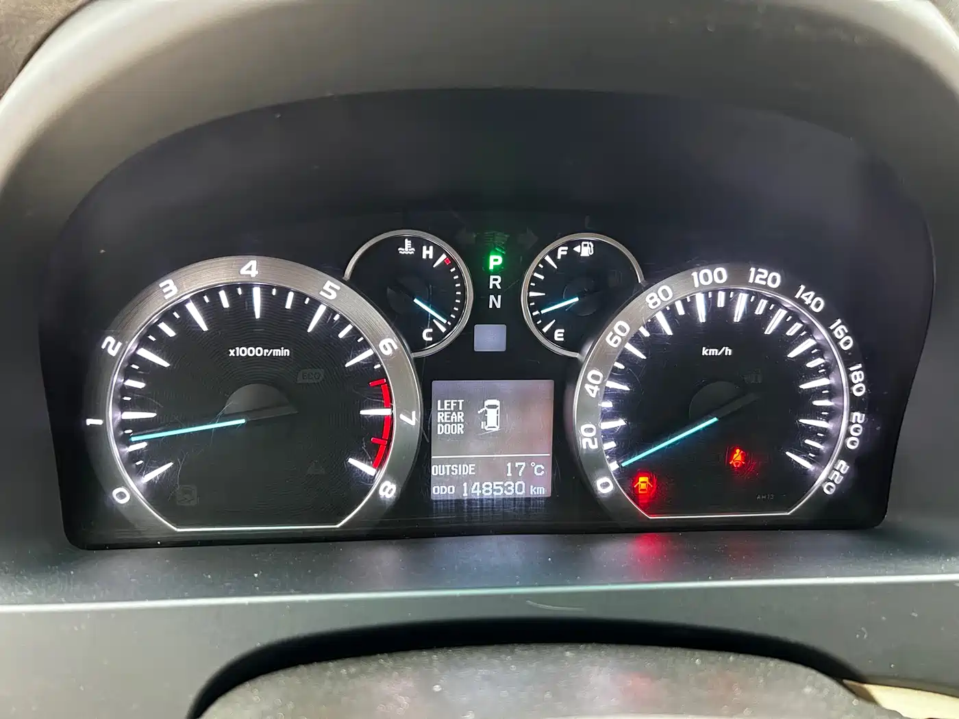 Toyota Alphard фото 8