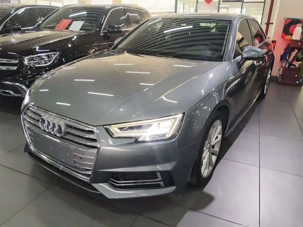 Audi A4L 2018 30th Anniversary 40 TFSI Fashion