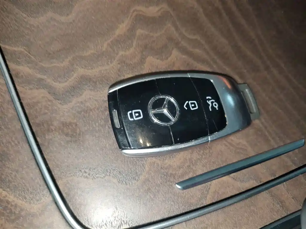 Mercedes-Benz E-Class 2020 E 260 L фото 9