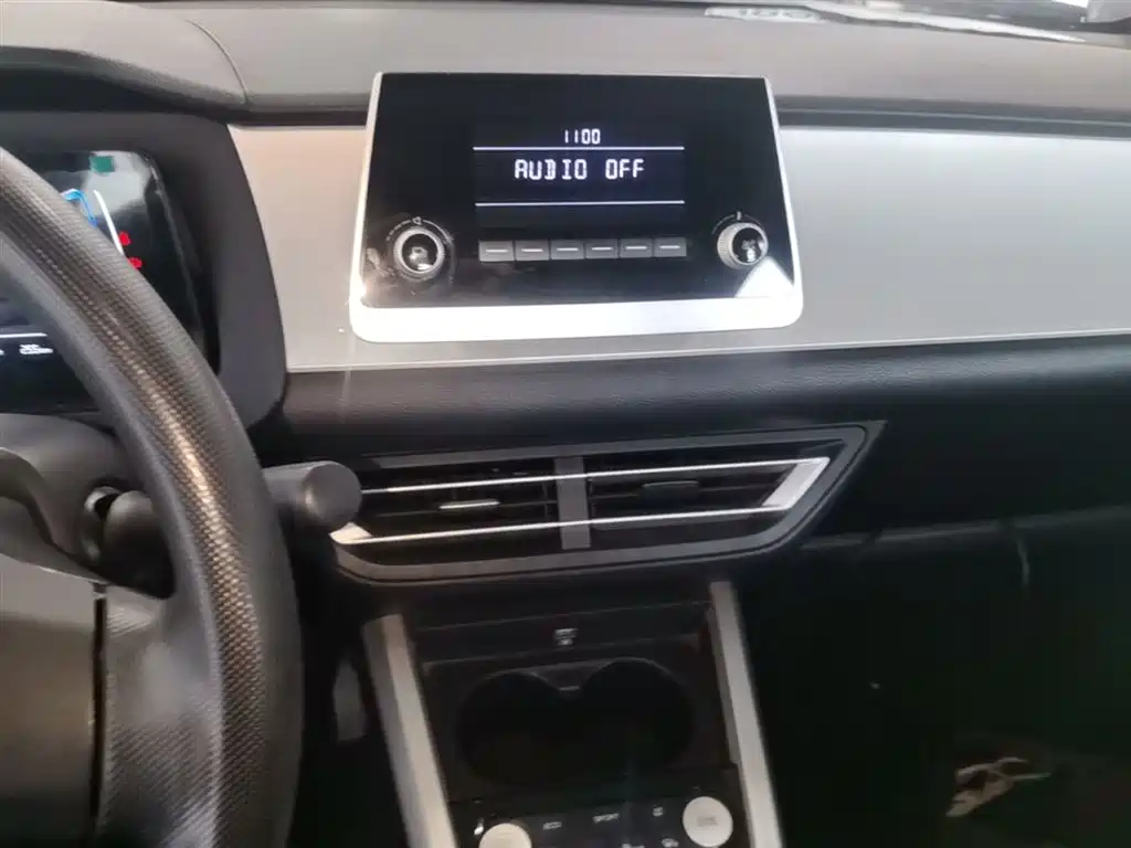 BYD e1 2019 Joy Edition фото 13