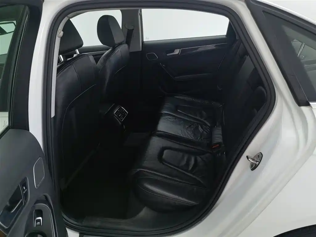 Audi A4L 2015 35 TFSI Auto Comfort фото 15
