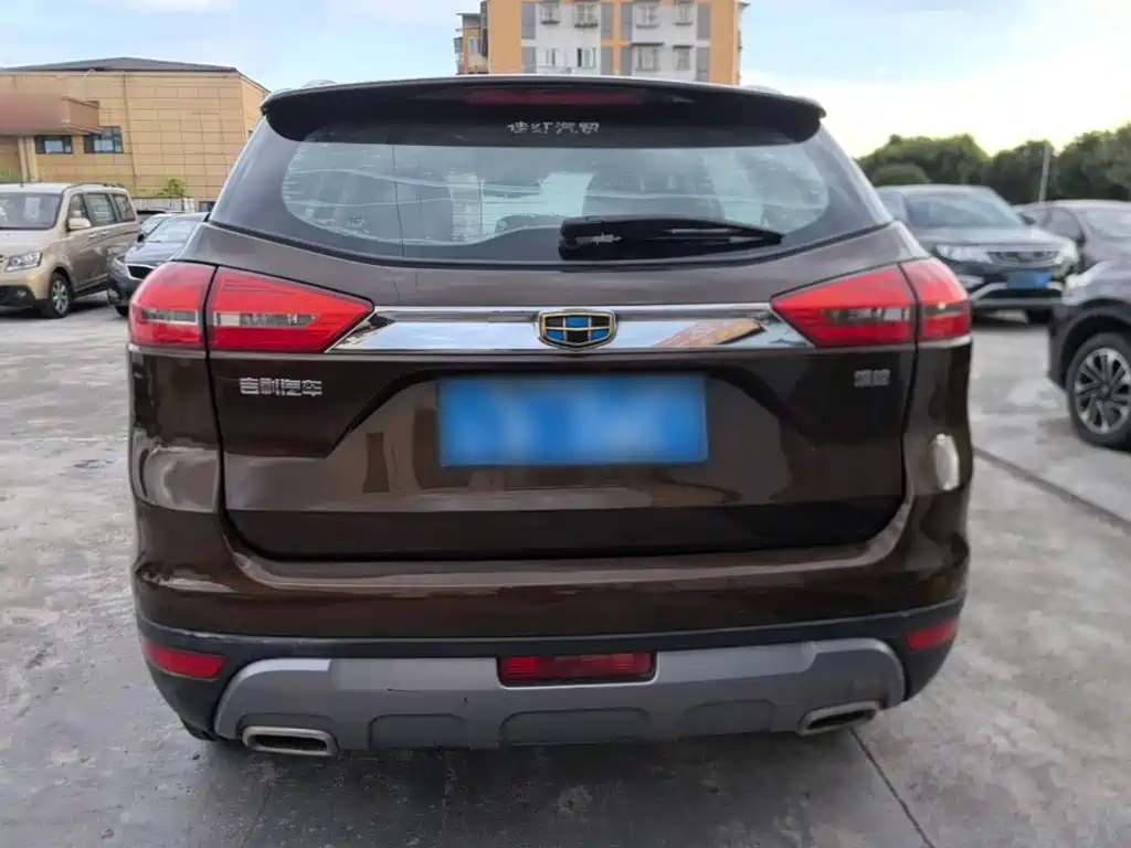 Фото 6 - Geely Boyue
