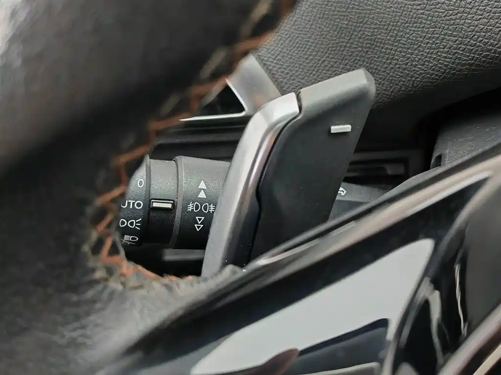 Peugeot 5008 2017 380THP 7-seat Elite Edition фото 21