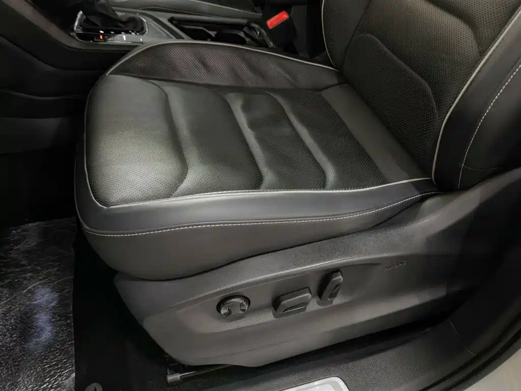 Volkswagen Tiguan L 2020 330TSI Auto 2WD R-Line Flagship China VI фото 20