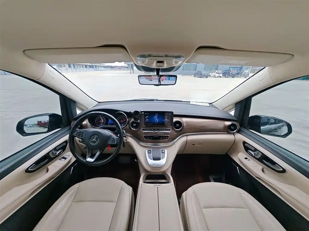 Mercedes-Benz V-Class 2022 V 260 L Long Wheelbase Prestige Edition фото 15