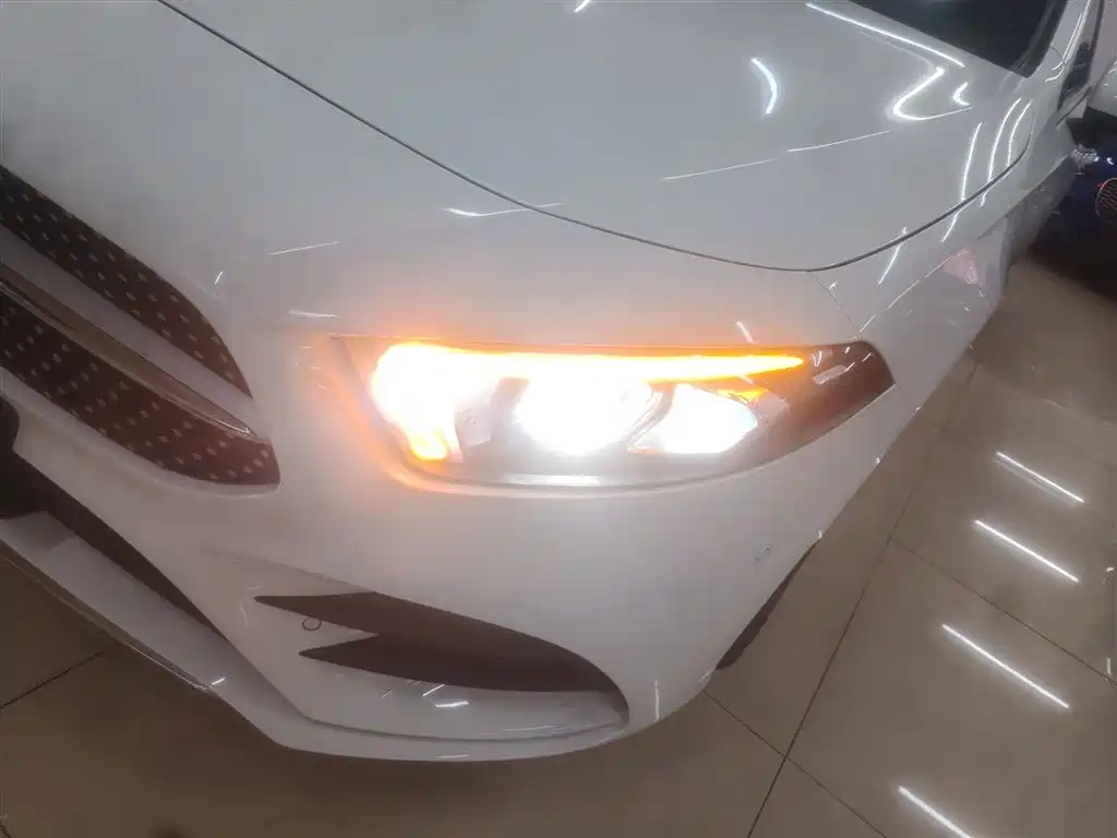 Mercedes-Benz A-Class 2019 A 200 L Sport Sedan фото 3