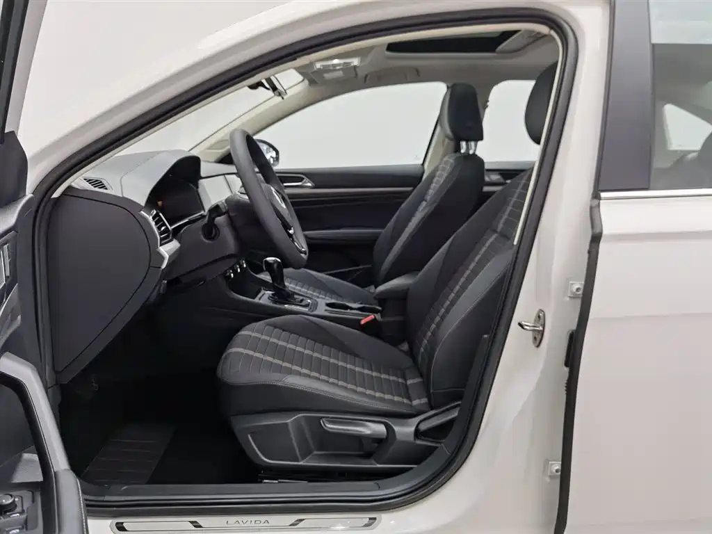 Volkswagen Lavida 2022 280TSI DSG Comfort Edition фото 10