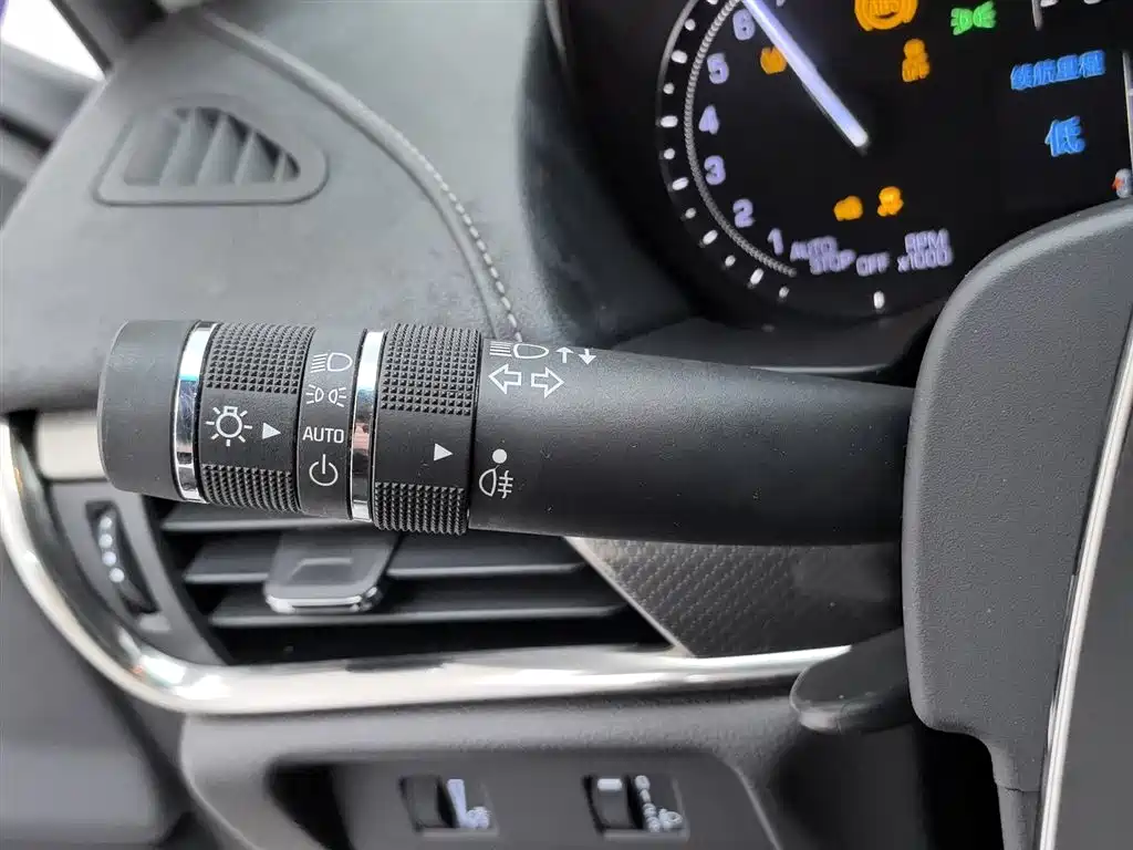Cadillac ATS-L 2017 28T Technology фото 21
