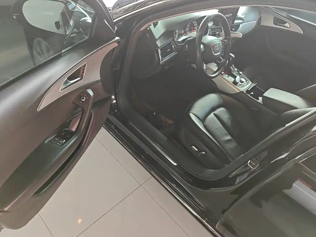 Фото 16 - Audi A6L