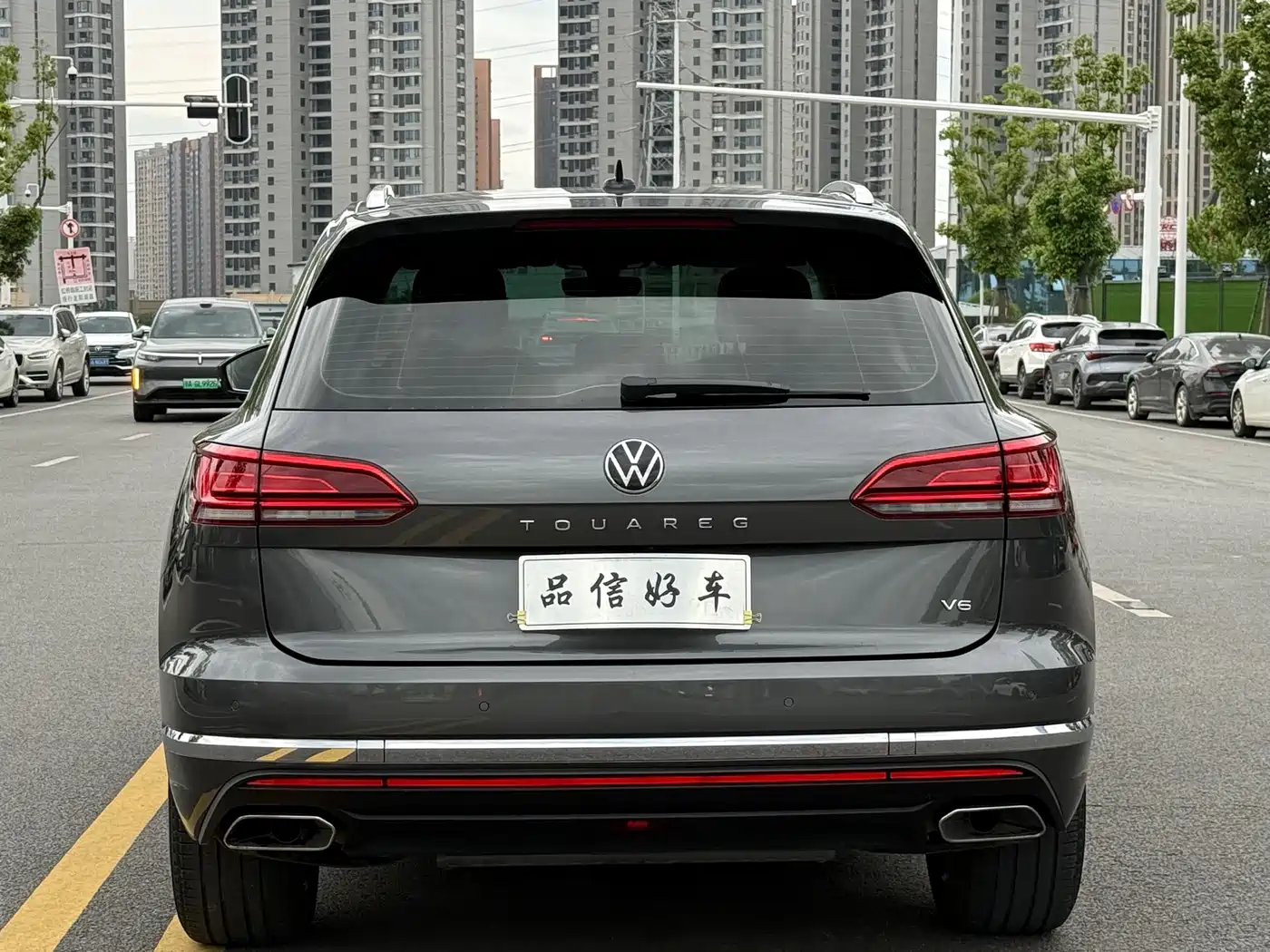 VOLKSWAGEN TOUAREG