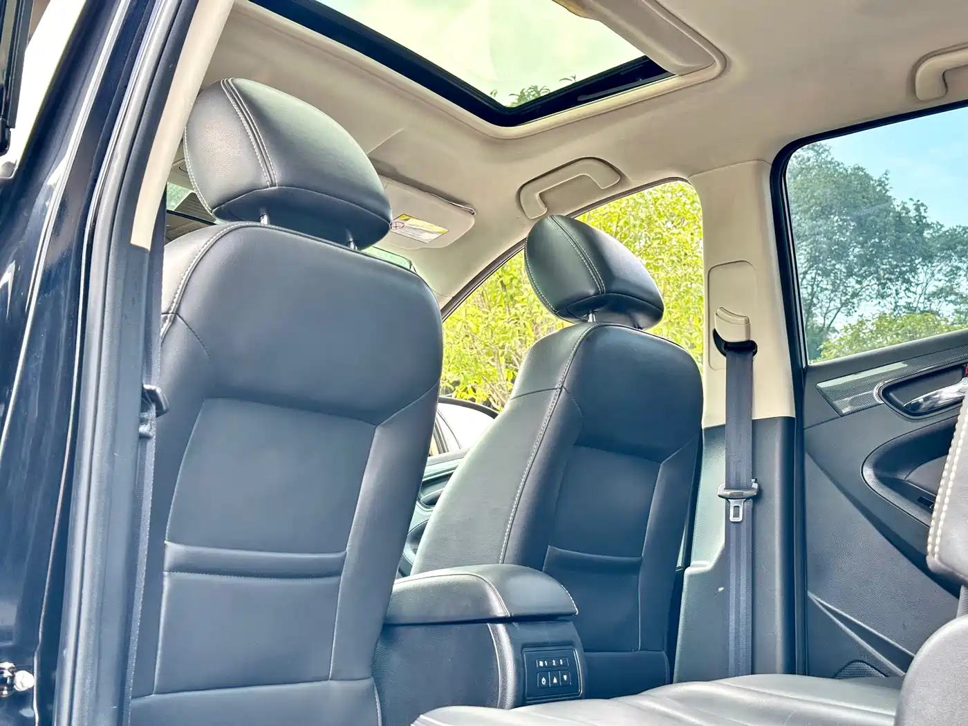 Dongfeng Fengguang Fengguang 580 2016 2016 Model 1.8L Manual Comfort Version