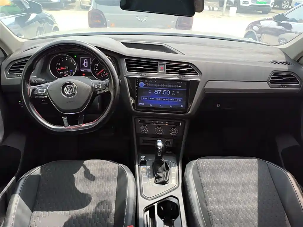 Volkswagen Tiguan L 2018 330TSI Automatic 2WD Trend Edition фото 6