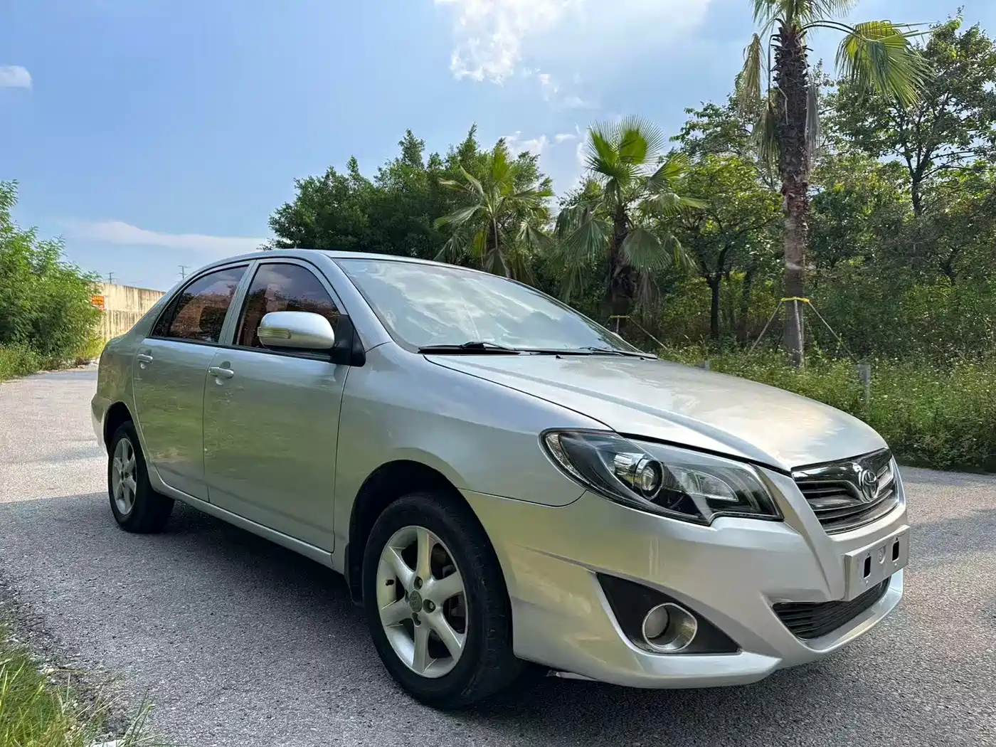 Toyota Corolla 2013 1.6L Automatic Luxury фото 3