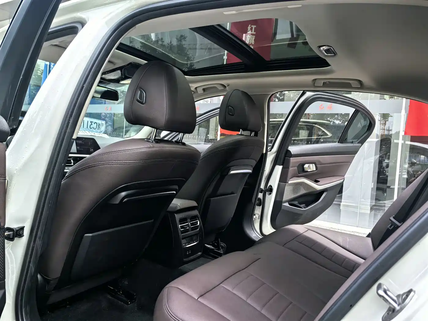 BMW 3 Series 2020 320Li M Sport Package фото 9