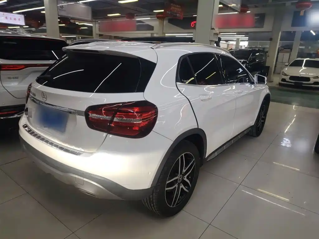 Mercedes-Benz GLA 2017 GLA 200 Fashion фото 7