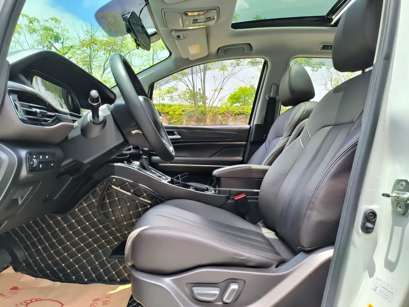 GAC Trumpchi Trumpchi M6 2019 270T Automatic Premium Edition (7-Seater) China V фото 6