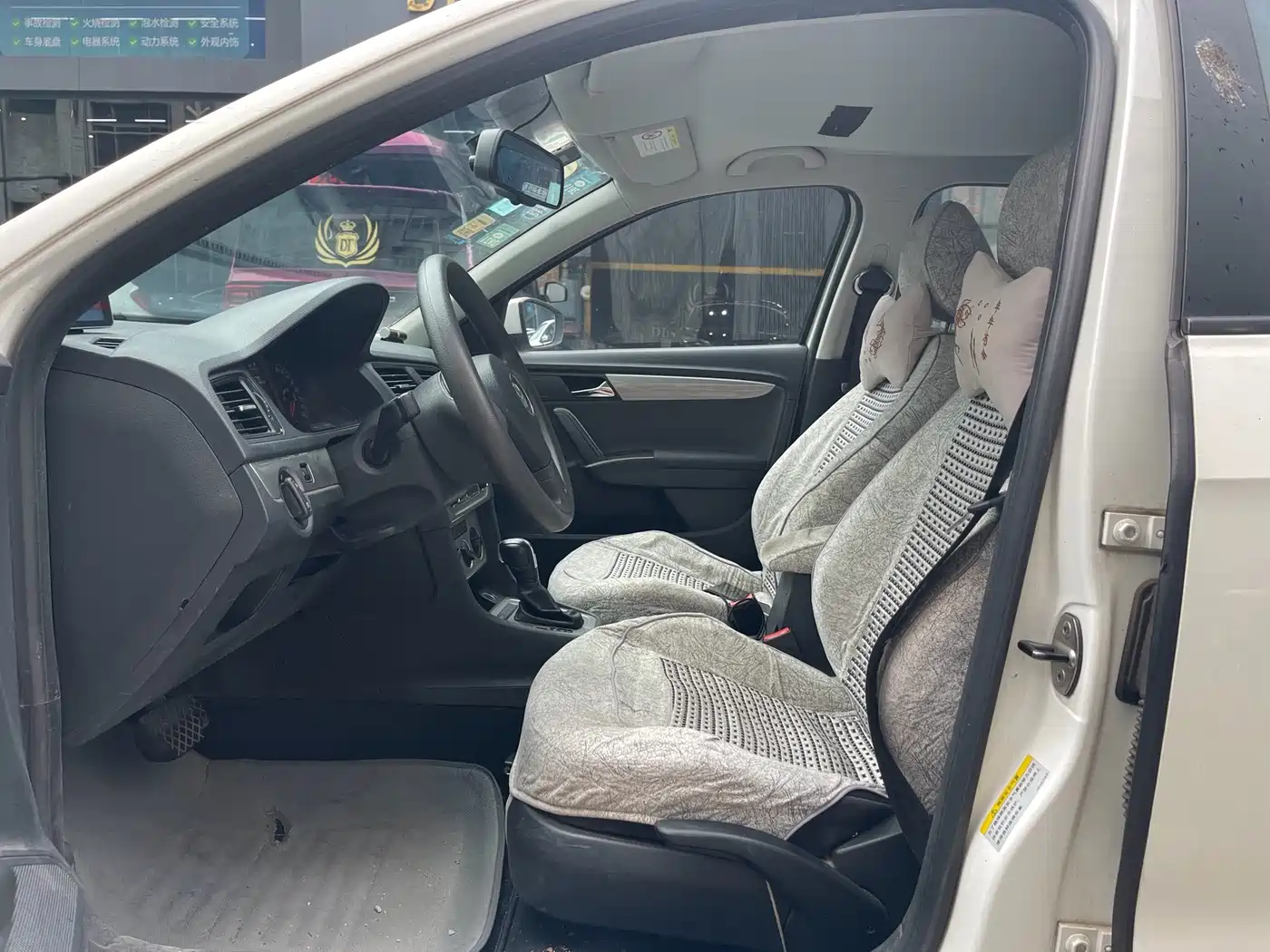 Volkswagen Lavida Tour 2013 1.6L Automatic Trend Style фото 5