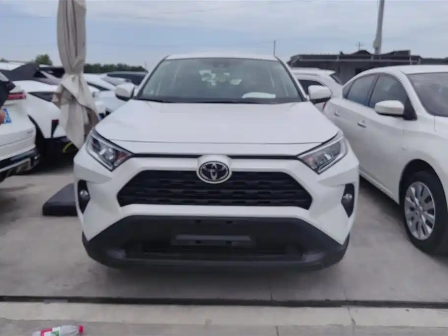 Toyota RAV4 Rongfang 2020 2.0L CVT 2WD Urban Edition фото 2