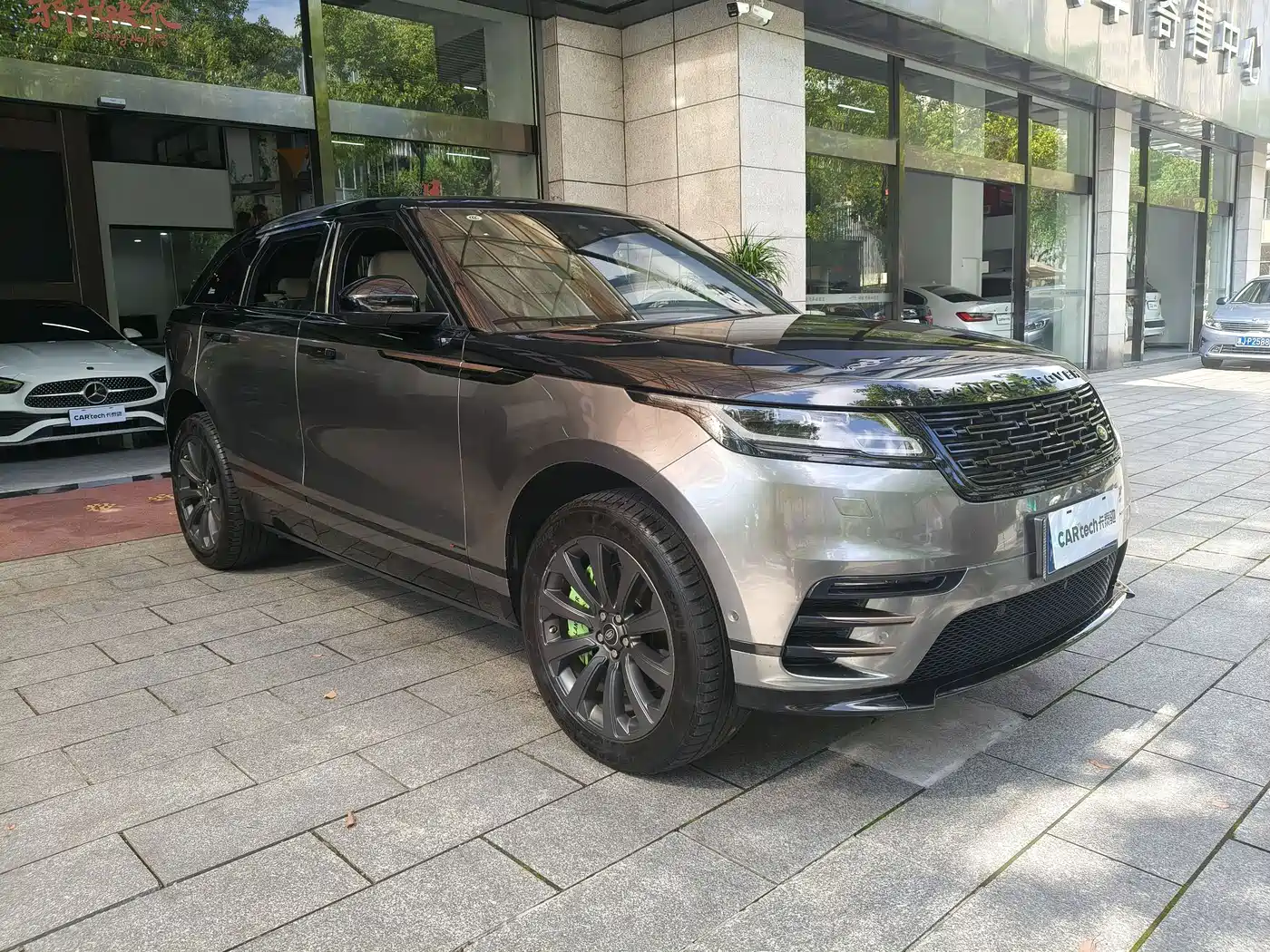 Фото 1 - Land Rover Range Rover Velar