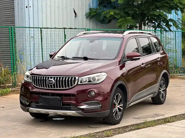  SWM Motor SWM X7 2016 1.8L Manual Luxury 7-seater