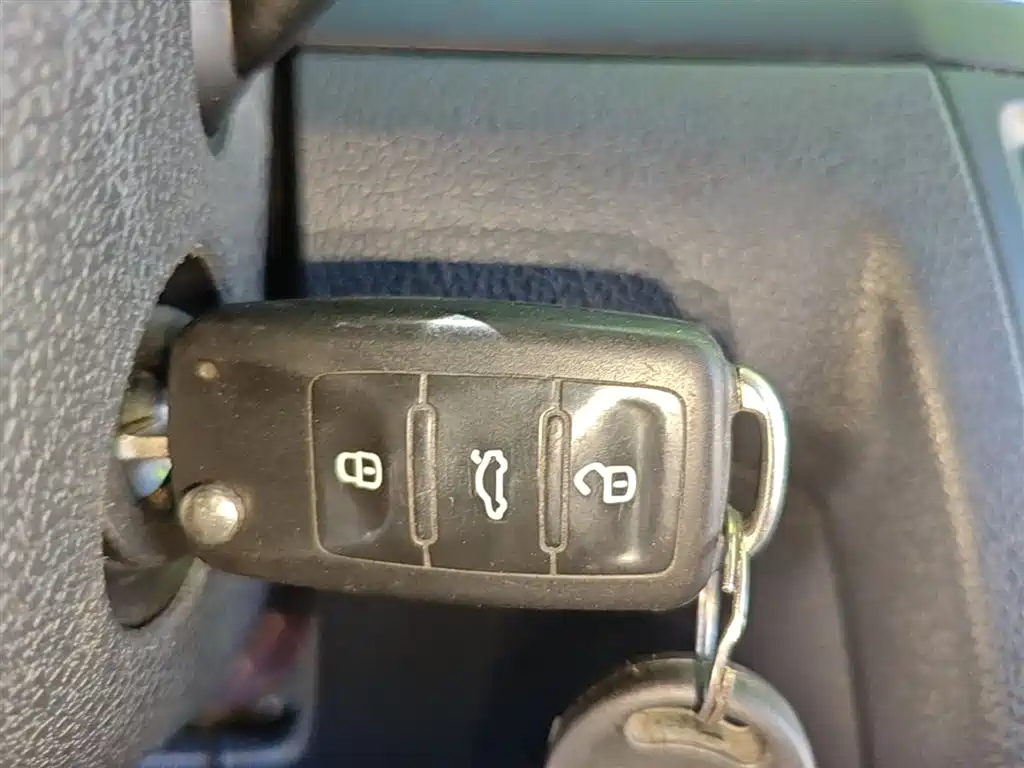 Volkswagen Bora 2016 Model 1.6L Automatic Fashion фото 9