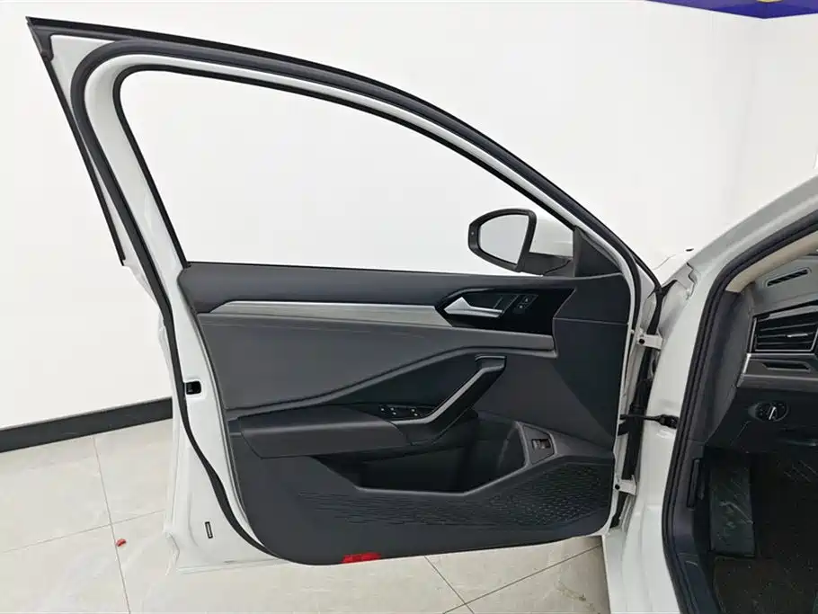 Volkswagen Sagitar 2022 280TSI DSG Surpassing Edition фото 7
