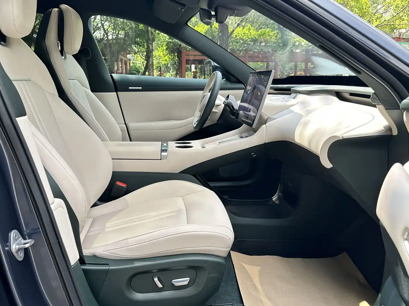 Xiaomi Auto Xiaomi YU7 2025 Extended Range RWD Edition фото 11