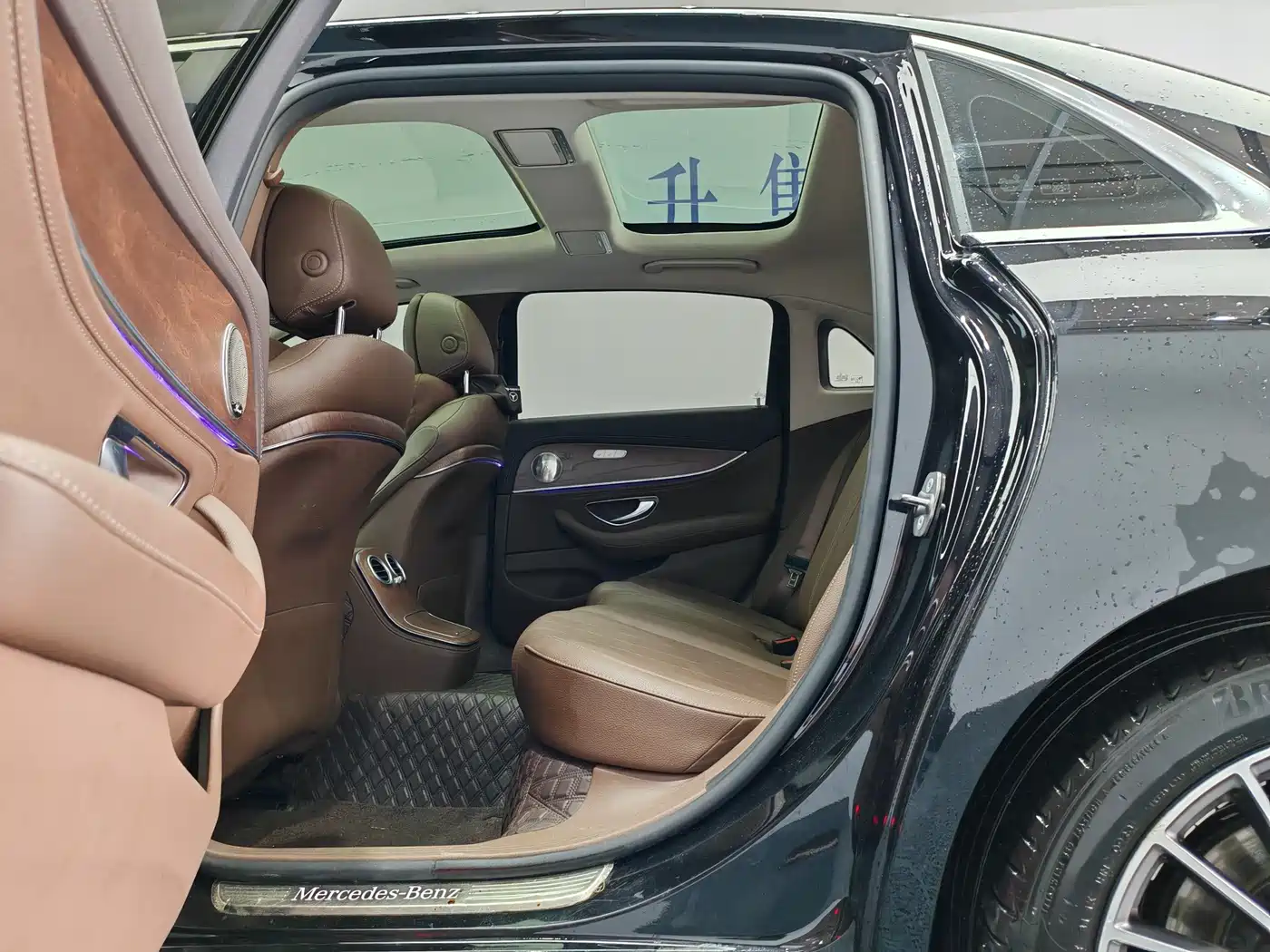 Mercedes-Benz E-Class 2023 E 260 L фото 12