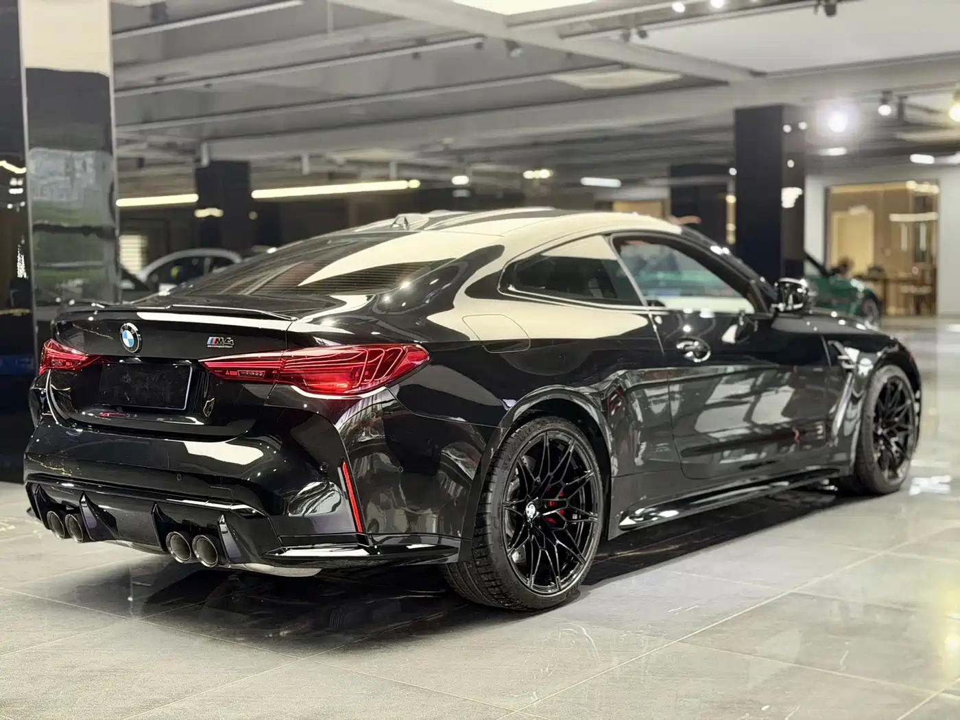 BMW M4 2024 BMW M4 Coupe M xDrive Competition фото 5