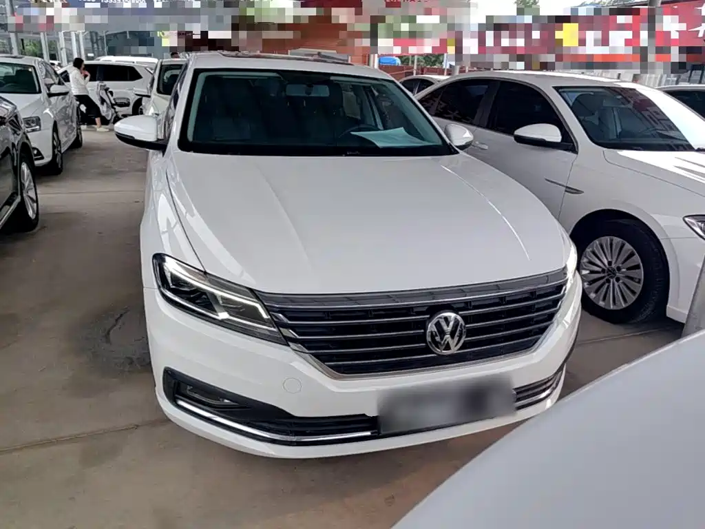 Фото 3 - Volkswagen Lavida