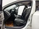 Photo 11 - Chevrolet Cruze