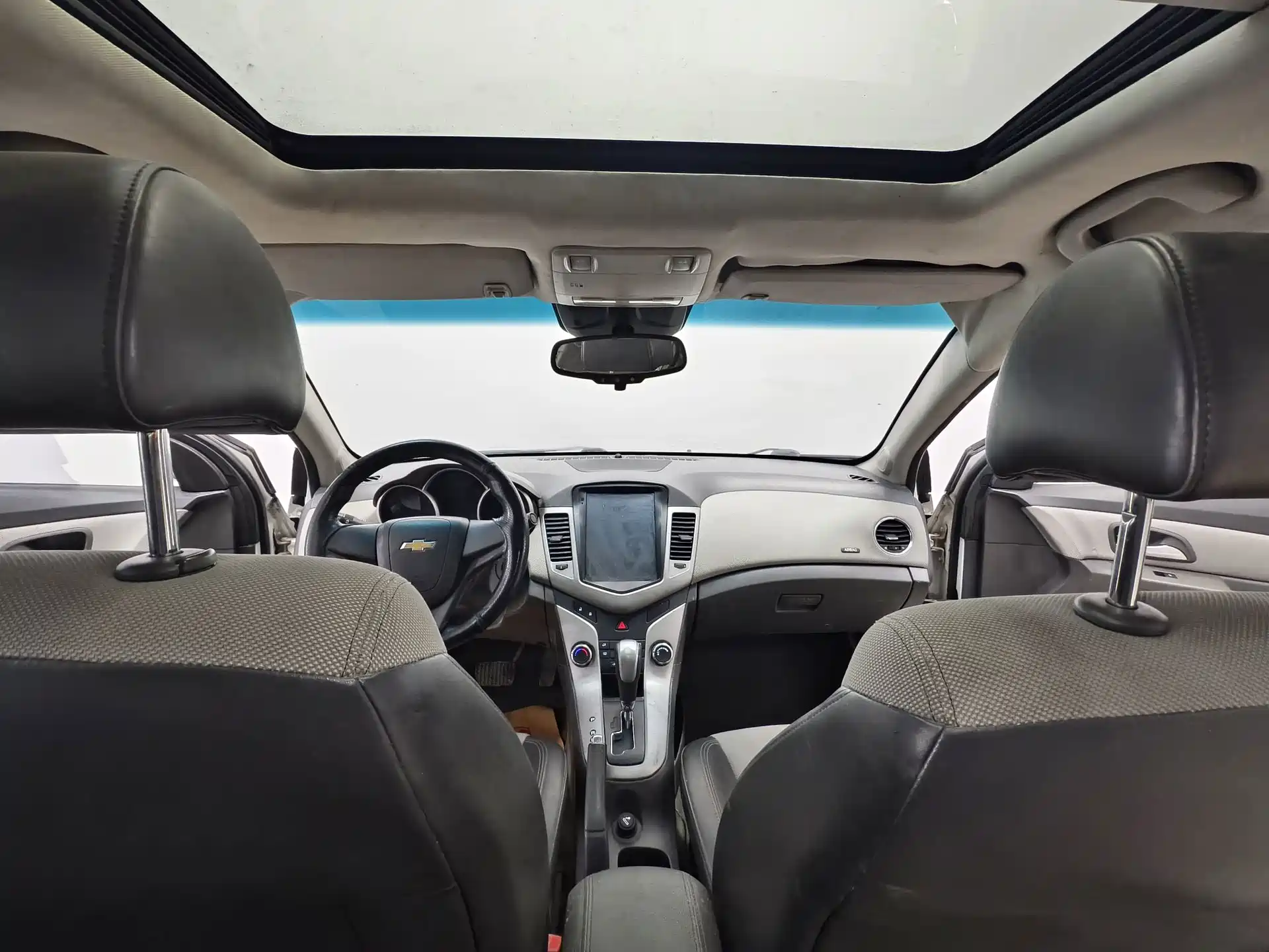 Photo 10 - Chevrolet Cruze