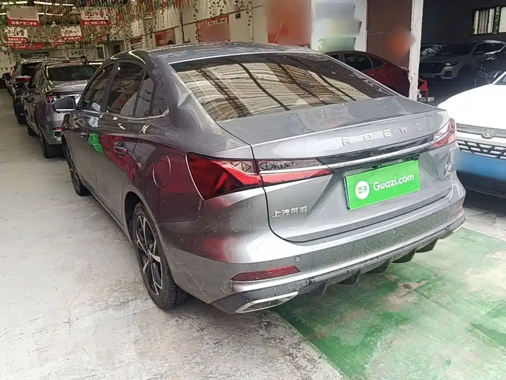 Фото 5 - Roewe i5