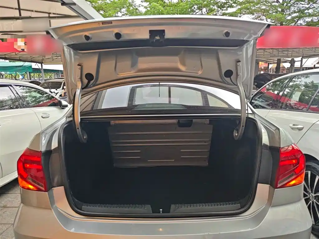 Volkswagen Jetta 2017 1.5L Automatic Comfort фото 12