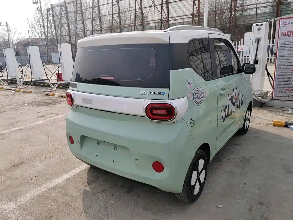 Фото 6 - Wuling Motors Hongguang MINIEV