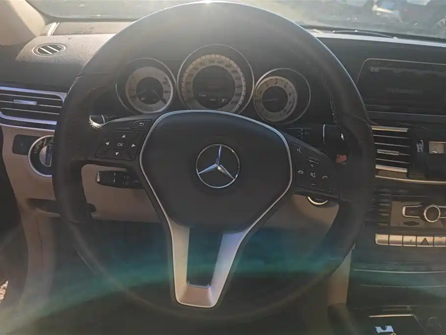 Mercedes-Benz E-Class 2015 E 200 L Sport фото 15
