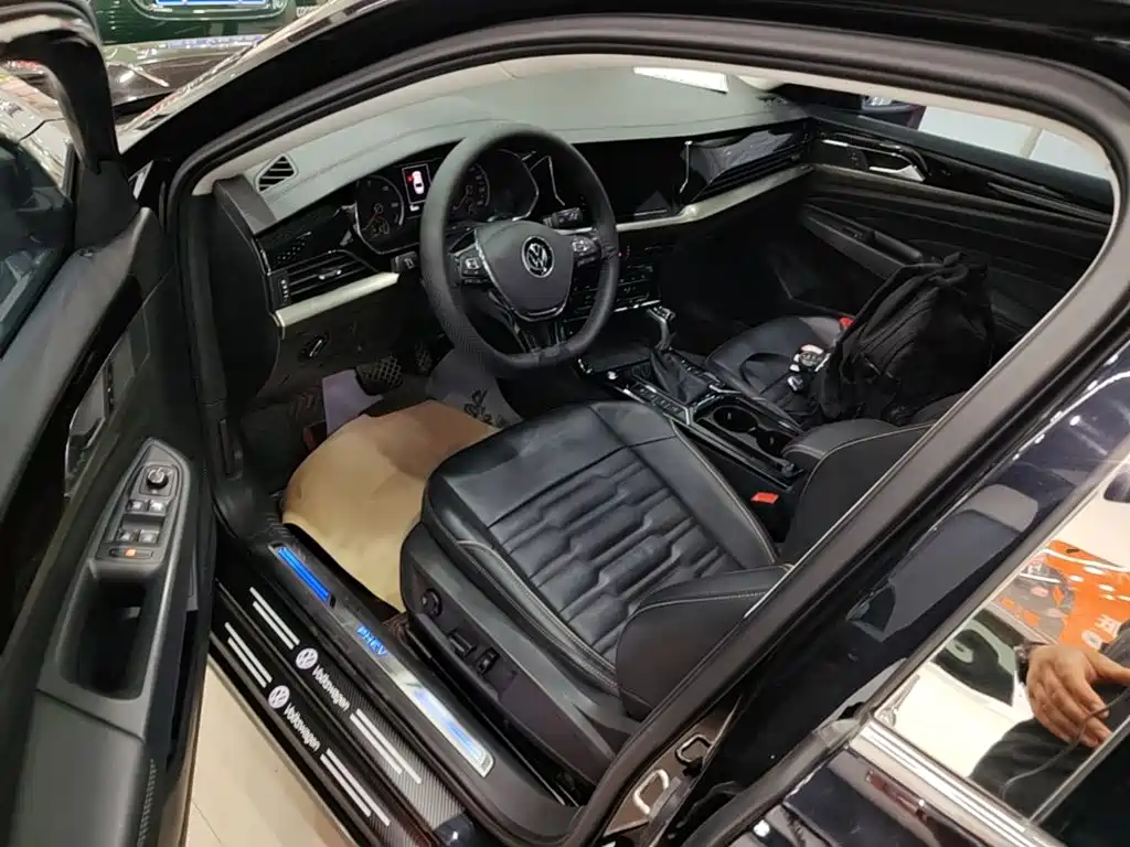 VOLKSWAGEN PASSAT NEW ENERGY